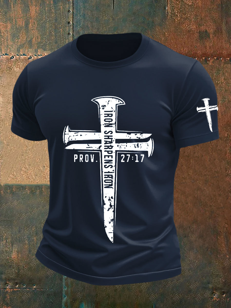 El hierro de los hombres afila la camiseta de la manga corta del hierro