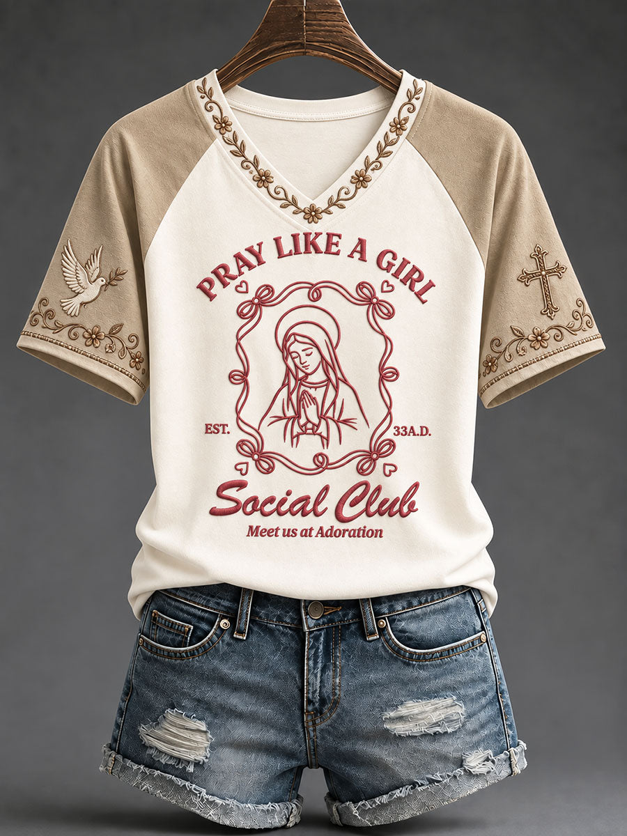 Camiseta Virgen María de la fe católica "Pray Like A Girl" para mujer