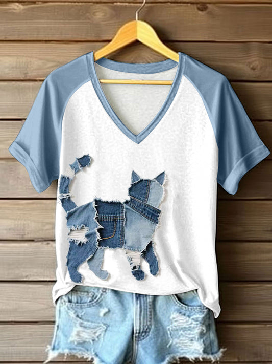 Camiseta linda del arte del remiendo del gato de las mujeres con cuello en V