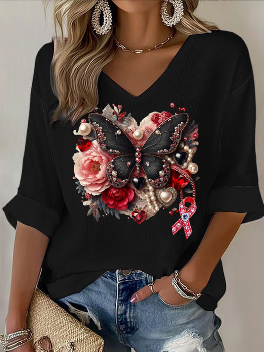 Elegante mariposa de las mujeres y el cáncer de mama rosa tema negro V-cuello de manga larga