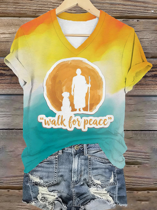 Camiseta cuello en V con estampado de elementos Walk For Peace para mujer