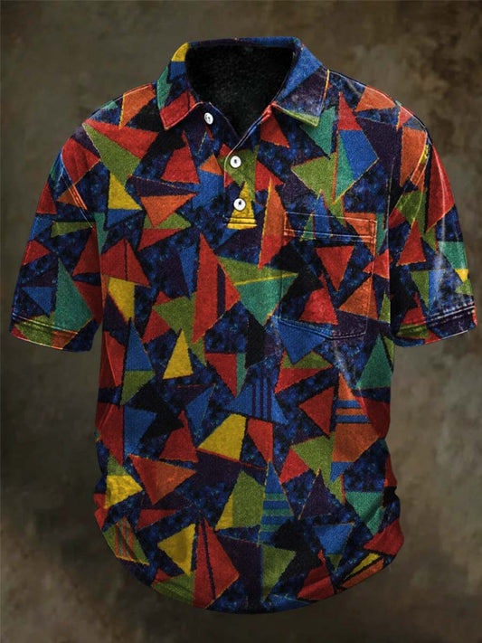 Polo de manga corta con estampado de bloques de color de triángulo