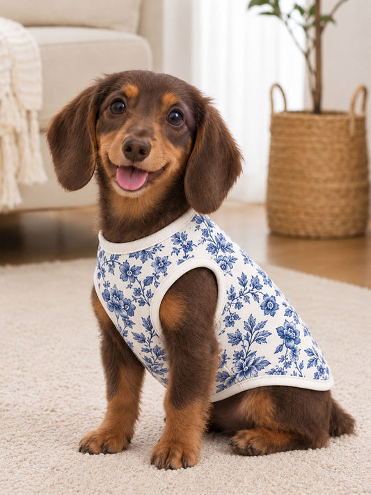 Chaleco sin mangas floral clásico azul del animal doméstico (conveniente para los gatos y los perros)