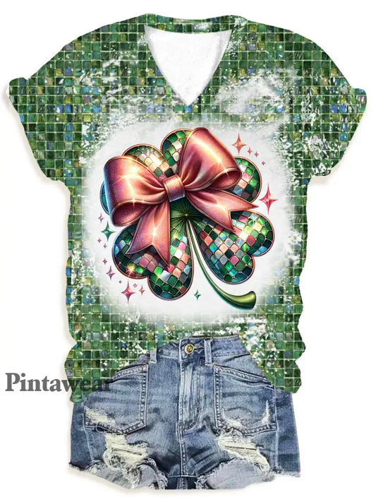 St Patrick’s Day Four Leaf Clover V-Neck T-Shirt multicolor / S Día de San Valentín