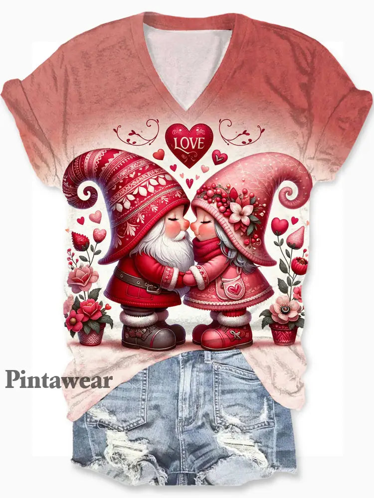 Valentine Love Gnomes Print Crew Neck T-Shirt V Neck / S Día de San Valentín