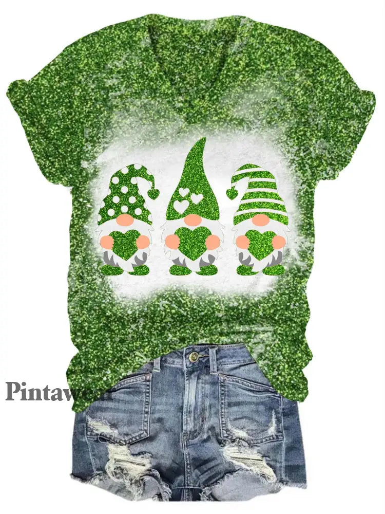 Valentine’s Glitter Gnome V-Neck T-Shirt Green / S Día de San Valentín