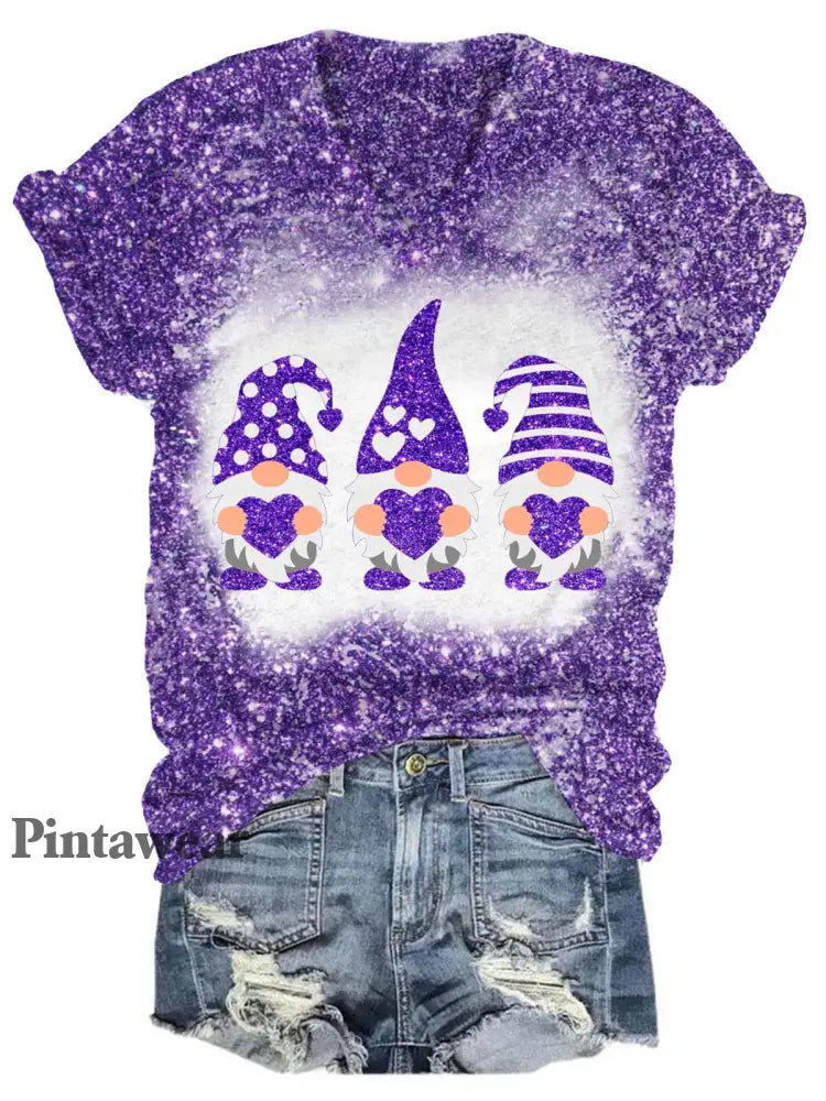 Valentine’s Glitter Gnome V-Neck T-Shirt Purple / S Día de San Valentín