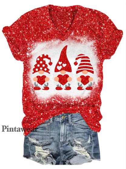 Valentine’s Glitter Gnome V-Neck T-Shirt Red / S Día de San Valentín